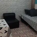 Quitinete No Centro No Segundo Andar Proxima A Rua Das Pedras