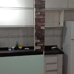 Quitinete No Centro No Segundo Andar Proxima A Rua Das Pedras