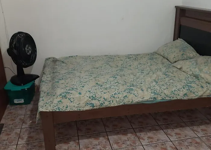 Quitinete No Centro No Segundo Andar Proxima A Rua Das Pedras